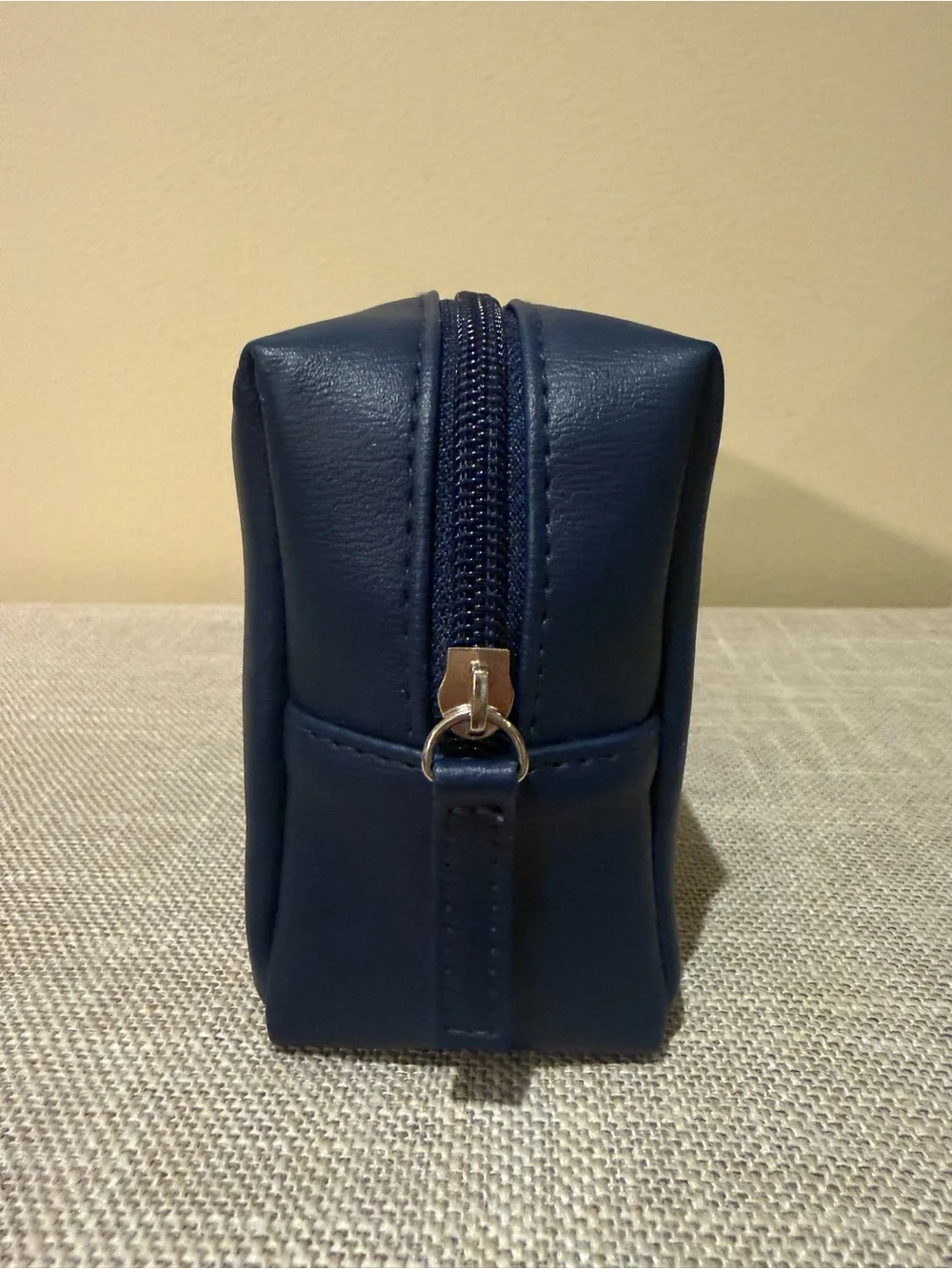 United Airlines 100 Years Commemorative Amenity Kit Navy Case Pen Skincare